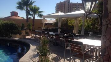 Condo, várias camas, sacada (Bella Sirena BA 102) | Opções para refeição ao ar livre