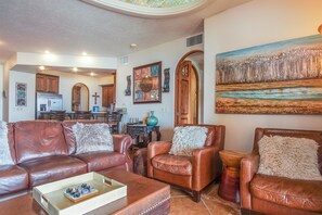 Condo, Multiple Beds, Balcony (Bella Sirena BE 604) | Living area | 42-inch flat-screen TV with digital channels, DVD player - Bella Sirena (Puerto Peñasco)
