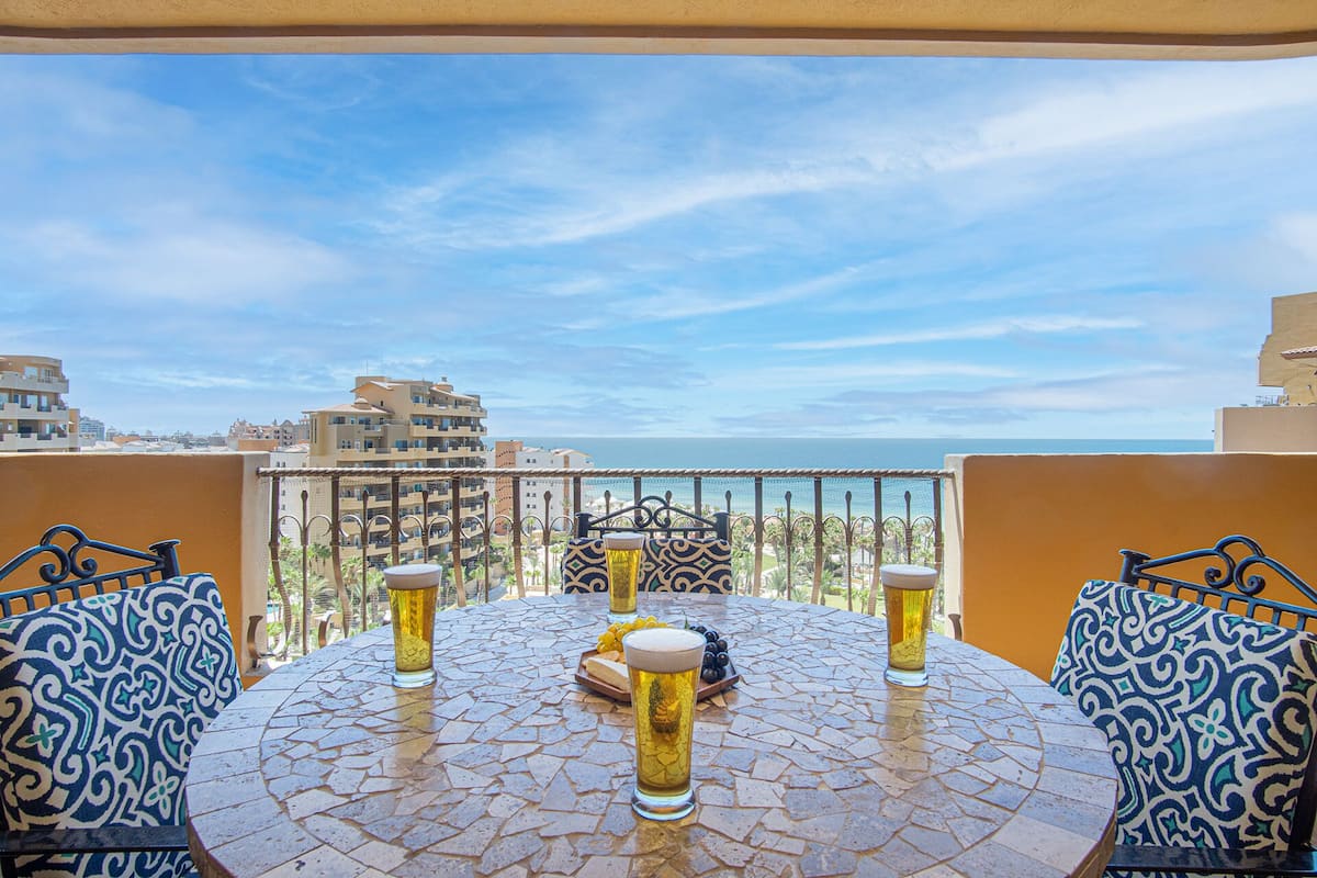 Apartamento, 1 cama de matrimonio grande con sofá cama, balcón (Bella Sirena BD 703) | Restaurante al aire libre