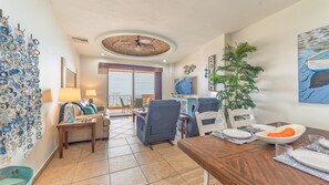 Appart'hôtel, 1 très grand lit et 1 canapé-lit, balcon (Bella Sirena BD 703) | Restauration