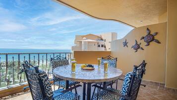 Condo, 1 King Bed with Sofa bed, Balcony (Bella Sirena BD 703) | Outdoor dining