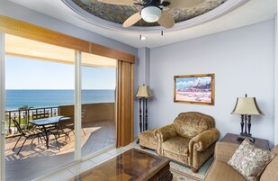 Apartamento, 1 cama de matrimonio grande con sofá cama, balcón (Bella Sirena BE 503) | Zona de estar | Televisión de pantalla plana de 42 pulgadas con canales digitales