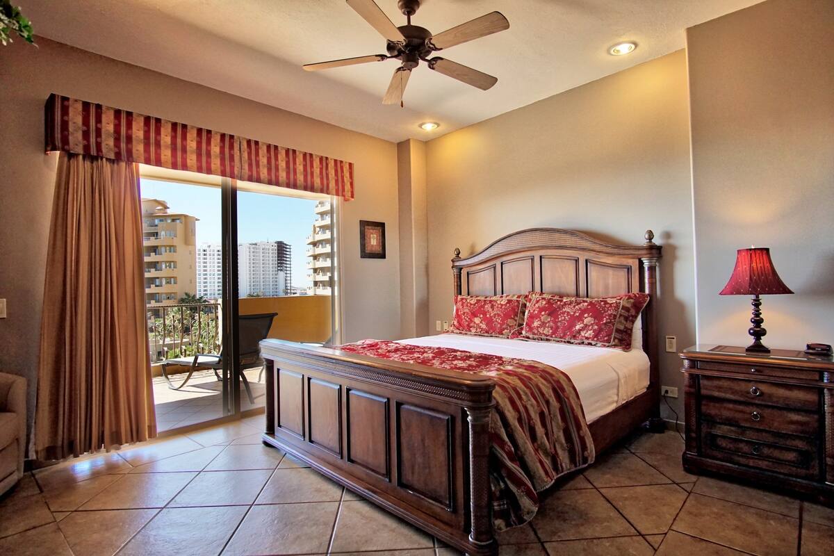 Kondominium, 1 Tempat Tidur King dengan tempat tidur Sofa (Bella Sirena BB 303) | 1 kamar tidur dan didekorasi berbeda-beda
