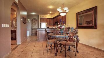 Condo, 1 King Bed with Sofa bed, Pool Access (Bella Sirena BB 303) | Dining