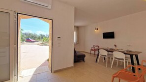 Interior - Trullo Meraviglia - 2 camere, clima, wifi. (Torre Suda)