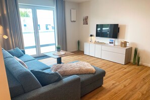 Télévision, livres, chaîne hi-fi