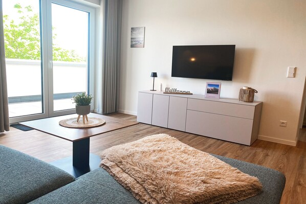 Televisio, kirjoja, stereot