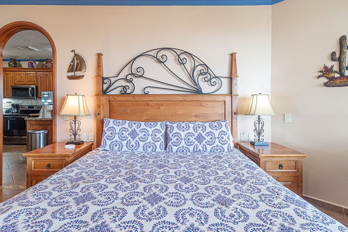 2 bedrooms, individually decorated, individually furnished