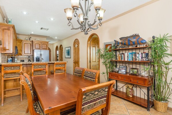 Condo, Multiple Beds, Balcony, Garden View (Casa Blanca CB 105) | In-room dining
