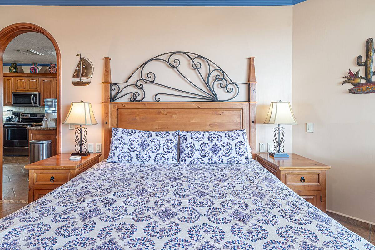 Condo, Multiple Beds, Balcony (Casa Blanca CC 405) | 2 bedrooms, individually decorated, individually furnished