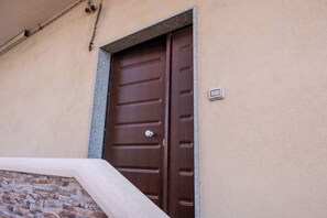 Entrée de l’hébergement