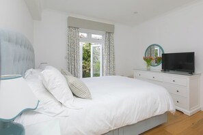 1 habitación, decoración personalizada y muebles diferentes 