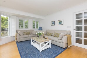 Living area - Lowena (St Ives)
