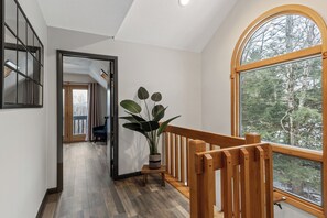 Interior - Charming 2-bedroom Cottage with Game-room and WiFi in Bolton Landing/Lake George (Bolton Landing)