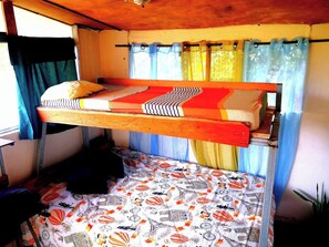 Kabin, 1 kamar tidur, Boleh Merokok, balkon | 1 kamar tidur