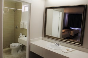 Deluxe Double Room | Bathroom