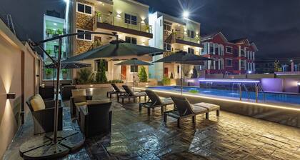 PARADISE 1: Stylish 3BR with premium finishes, custom décor & stunning views