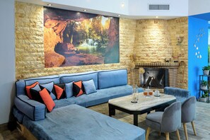 套房, 山景 | 客厅 | 平板电视