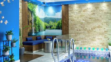 Suite, Mountain View | Living room | Flat-screen TV