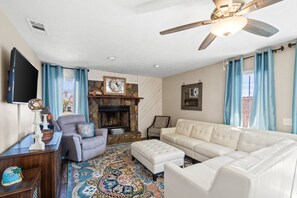 ハウス 2 ベッドルーム 禁煙 キッチン | リビング エリア | テレビ