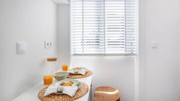 Estúdio standard, 1 cama de casal, para não fumantes, sacada | Cozinha privada