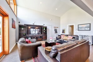 Lobby - 6BR/7bath Luxury home Hot Tub in Hunter Catskills (Hunter)