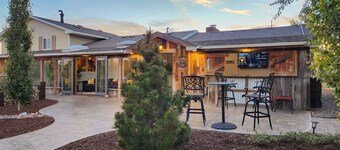 Superb Entertainment Retreat: Colorado Crossroads!