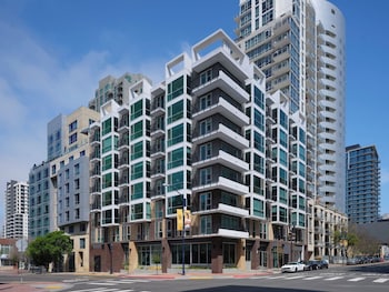 Sentral Gaslamp Quarter