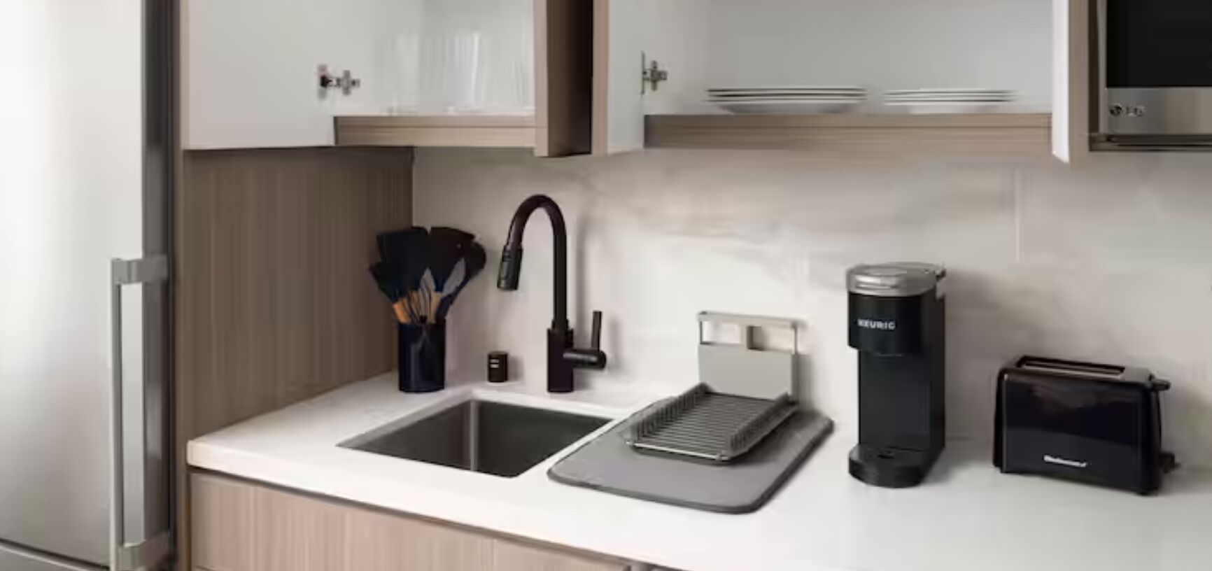 Cozinha privada | Cafeteira/chaleira, geladeira grande, micro-ondas, cooktop