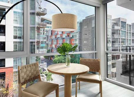 Premium bedding, pillow-top beds, laptop workspace, free WiFi. The Margot Hotel San Diego Gaslamp Quarter, Outset by Hilton