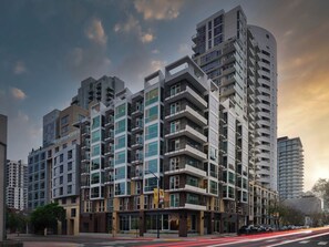 Front of property - Sentral Gaslamp Quarter (San Diego)