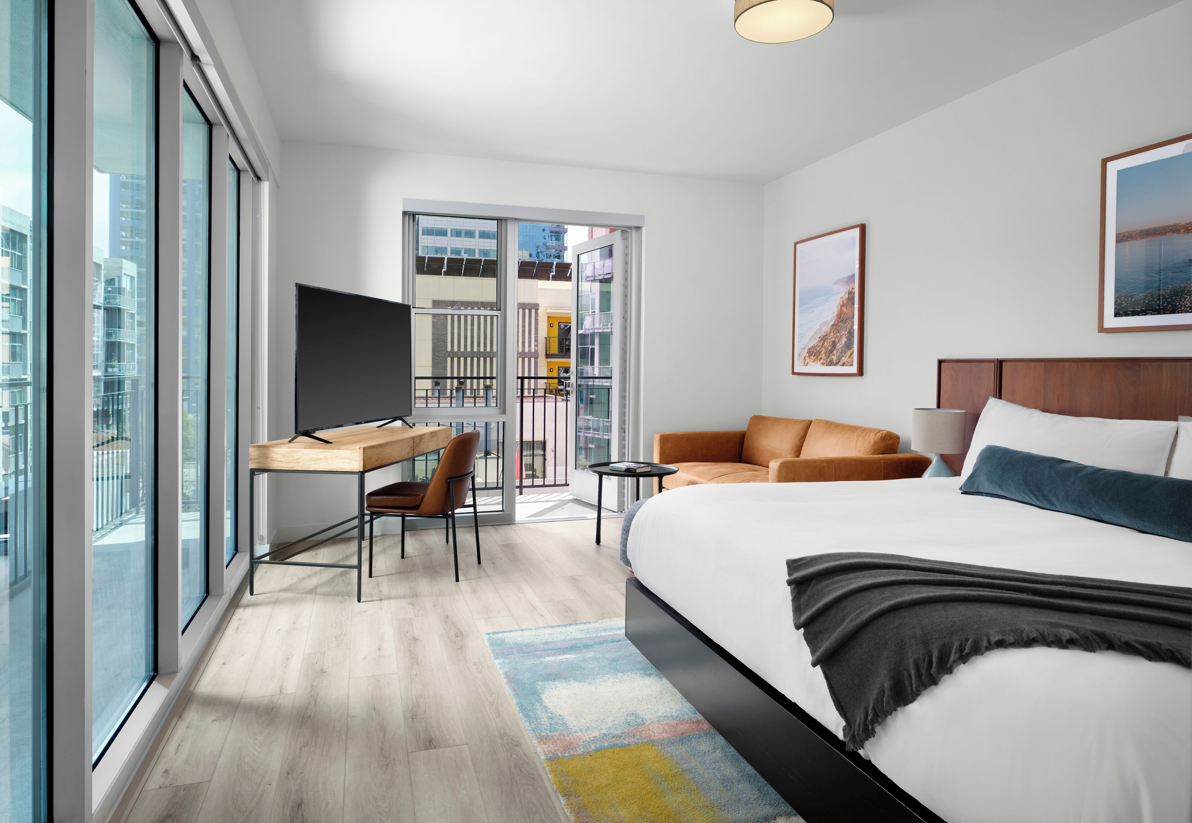 Premier Corner Balcony Suite | Premium bedding, pillowtop beds, desk, laptop workspace