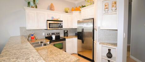 Micro-ondes, four, plaque de cuisson