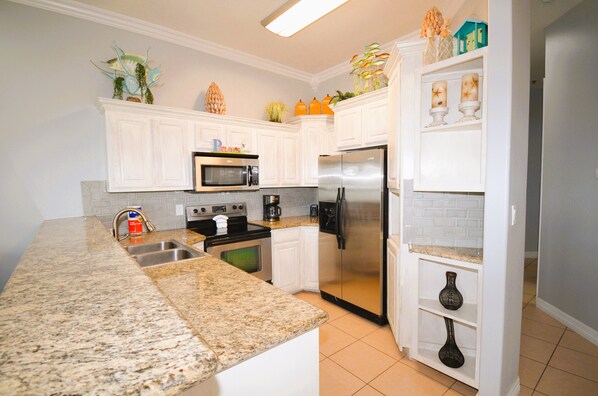 Microwave, oven, stovetop - Coastal Escape 4 (South Padre Island)