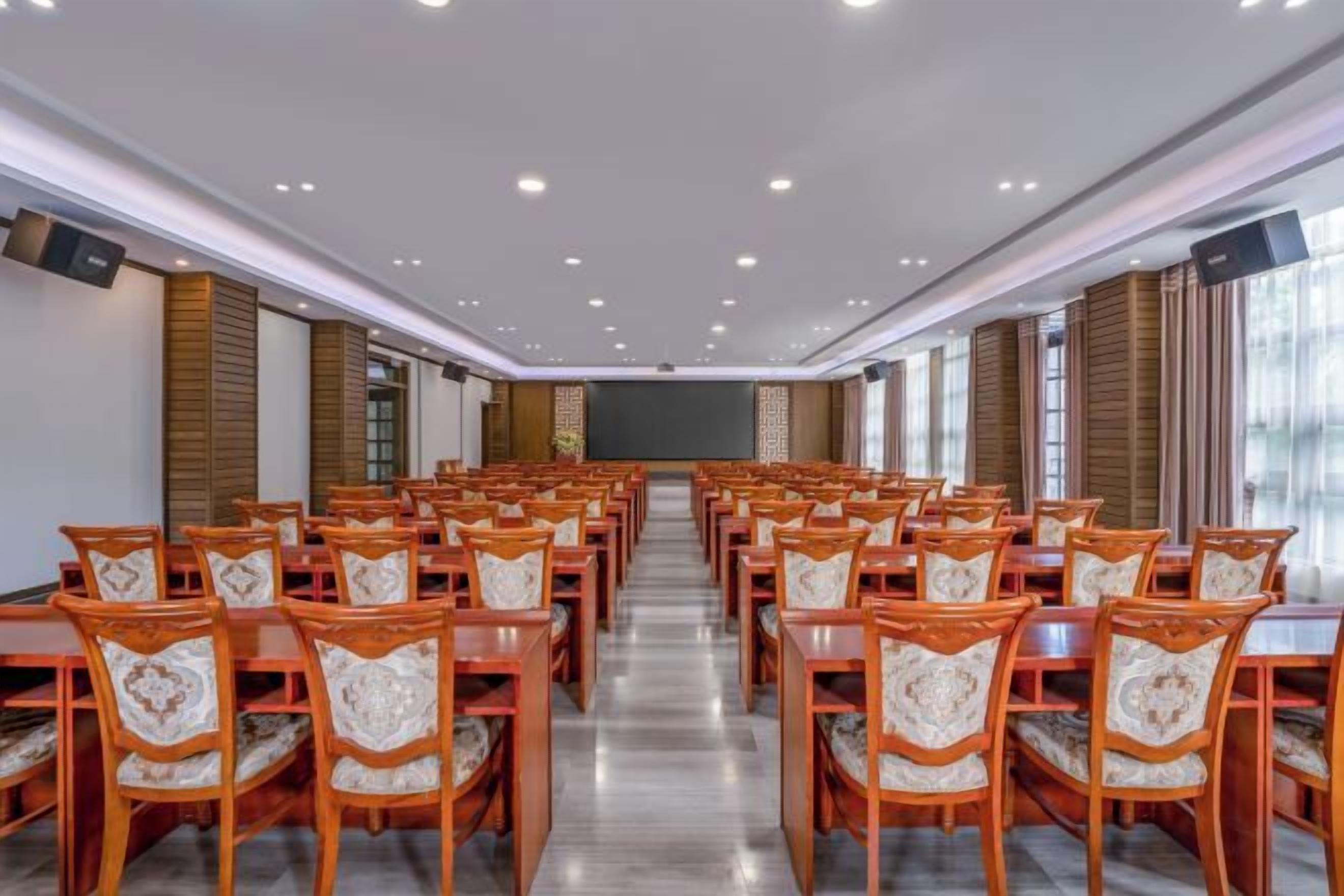 สถานที่จัดงาน  ประชุม