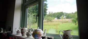 Tring Grange Cottage - Sleeps 2 - Onsite Parking