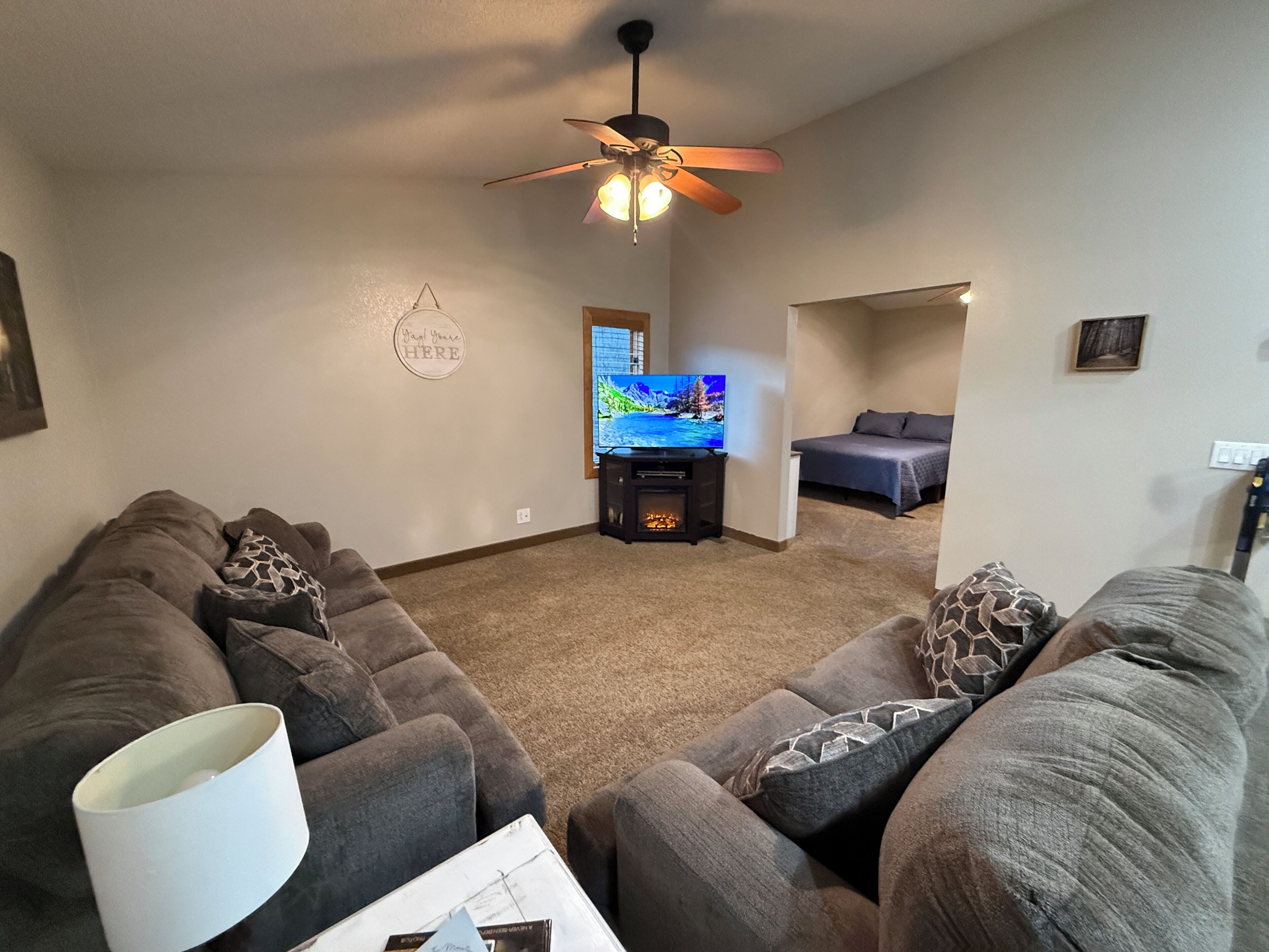 Smart TV, fireplace, DVD player