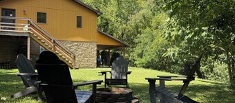 Trailhead Riverfront Cabin