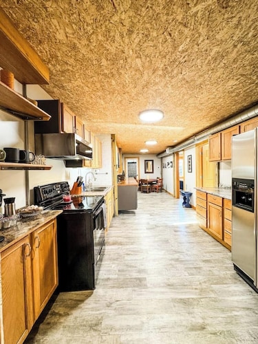 MY FLAT! Industrial 3 Bd with outdoor space!