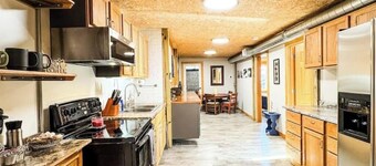 MY FLAT! Industrial 3 Bd with outdoor space!