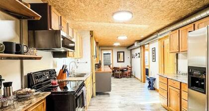 MY FLAT! Industrial 3 Bd with outdoor space!