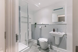 Hårtørrer, håndklæder, Toiletpapir