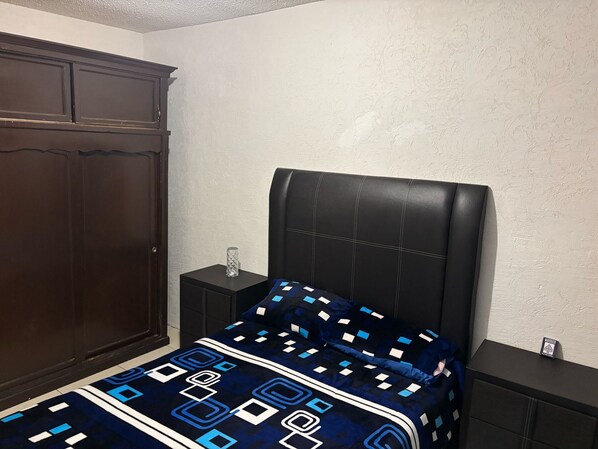 2 bedrooms, desk, iron/ironing board, WiFi