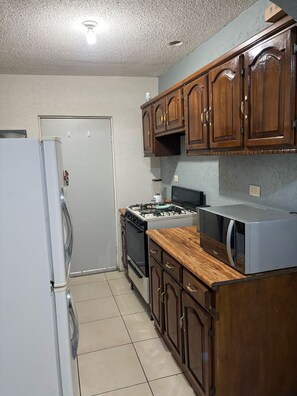 Microwave, oven, stovetop, coffee/tea maker