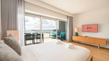 Iron/ironing board, Internet, bed sheets