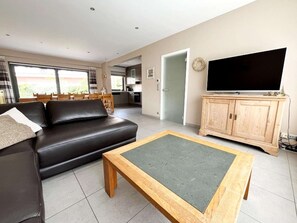 Villa | Living area - Villa in Wenduine Near Sandy Beaches (De Haan)