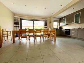 Villa | Dining - Villa in Wenduine Near Sandy Beaches (De Haan)