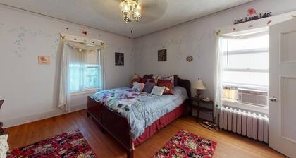 Charming, historic bed & breakfast in delightful Wausau with WiFi, AC & parking
