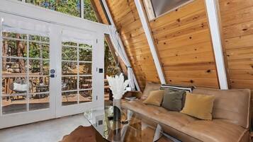 Televisie en een open haard