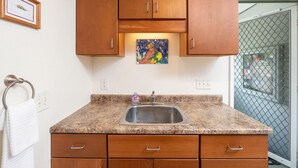 Unclassified image, 5 of 75, button - Kona Islander Inn#309 (Kailua-Kona)